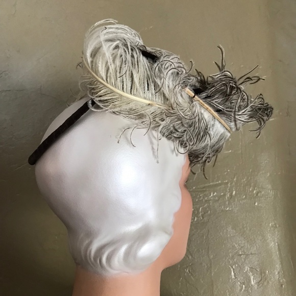 SHOWSTOPPER 1930s BROWN FELT TILT HAT WITH BROWN TIPPED WHITE OSTRICH FEATHERS main image 12